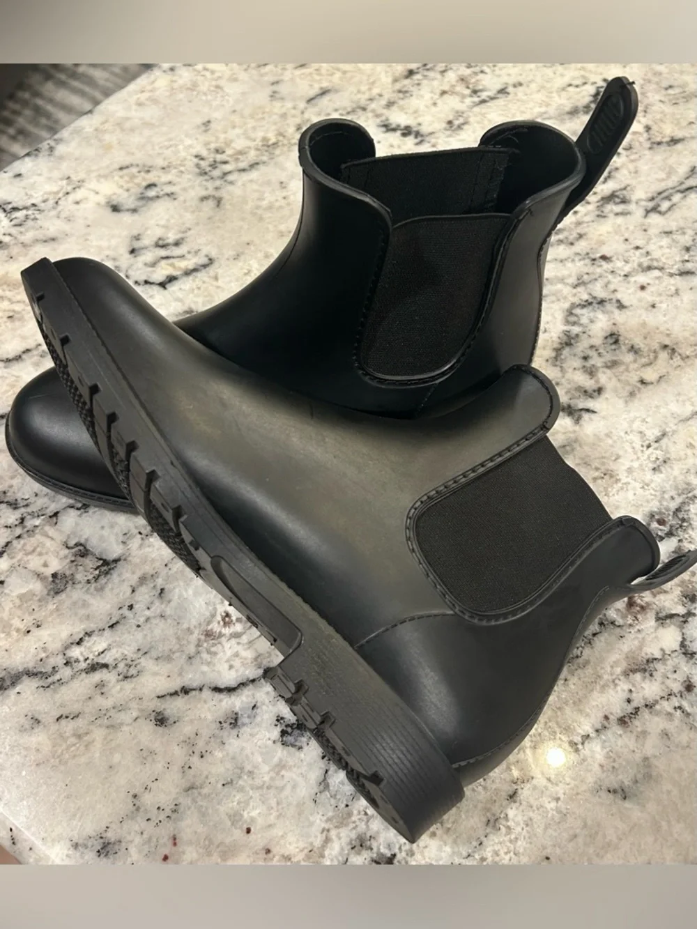 Dksuko Matte Black Chelsea Rain Boots